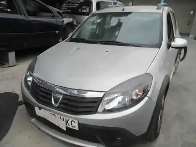 Vehicul casat DACIA SANDERO Laureate Music al anului 2012 alimentat K9K E8