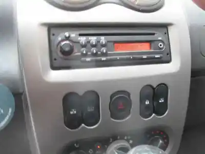 Vehicul casat dacia sandero laureate music al anului 2012 alimentat k9k e8