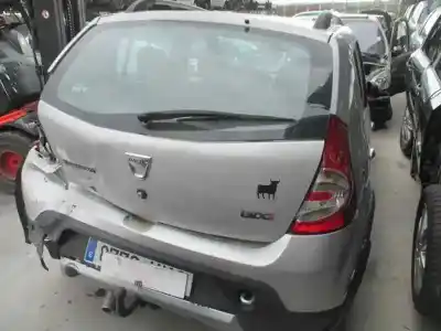 Vehicul casat dacia sandero laureate music al anului 2012 alimentat k9k e8