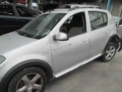 Vehicul casat dacia sandero laureate music al anului 2012 alimentat k9k e8