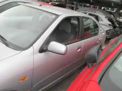 Veículo de Sucata nissan primera berlina (p11) básico do ano 2002 alimentado qg16