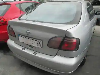 Veículo de Sucata nissan primera berlina (p11) básico do ano 2002 alimentado qg16