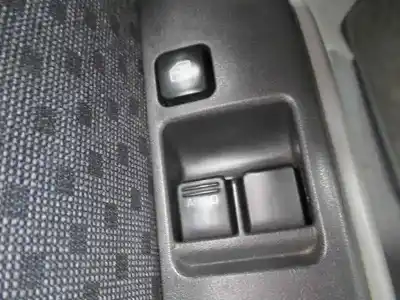 Veículo de Sucata nissan primera berlina (p11) básico do ano 2002 alimentado qg16