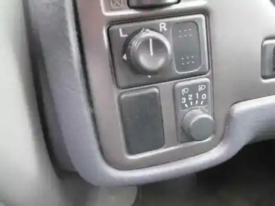 Veículo de Sucata nissan primera berlina (p11) básico do ano 2002 alimentado qg16