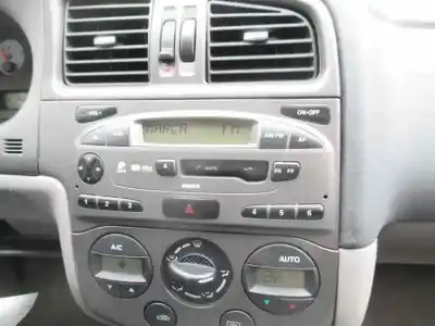 Veículo de Sucata nissan primera berlina (p11) básico do ano 2002 alimentado qg16