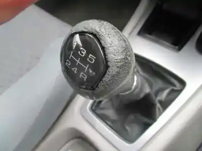Veículo de Sucata nissan primera berlina (p11) básico do ano 2002 alimentado qg16