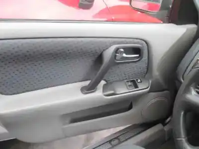 Veículo de Sucata nissan primera berlina (p11) básico do ano 2002 alimentado qg16