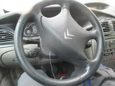 Véhicule à la ferraille citroen c5 berlina attraction de l'année 2007 alimenté 9hz