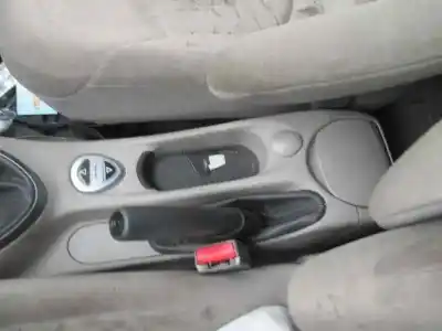 Véhicule à la ferraille citroen c5 berlina attraction de l'année 2007 alimenté 9hz