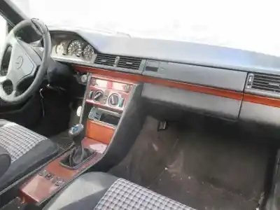 Hurda Aracı mercedes-benz clase e (w124) coupe ce 300 (124.050) yılın 1992 güçlü 103.983