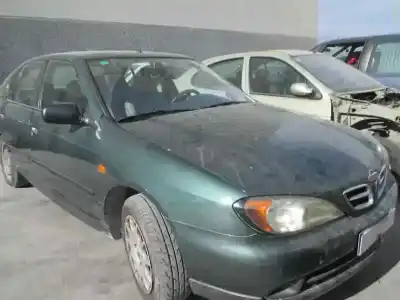 Veículo de Sucata nissan primera berlina (p11) básico do ano 2001 alimentado qg16