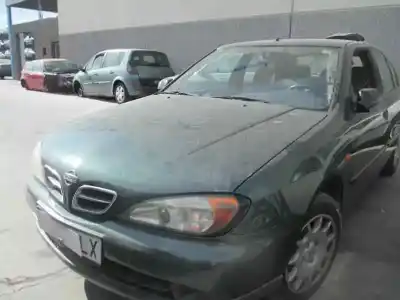 Veículo de Sucata nissan primera berlina (p11) básico do ano 2001 alimentado qg16