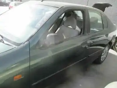 Veículo de Sucata nissan primera berlina (p11) básico do ano 2001 alimentado qg16