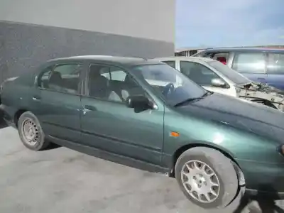 Veículo de Sucata nissan primera berlina (p11) básico do ano 2001 alimentado qg16