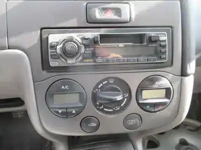 Veículo de Sucata nissan primera berlina (p11) básico do ano 2001 alimentado qg16