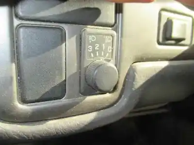 Veículo de Sucata nissan primera berlina (p11) básico do ano 2001 alimentado qg16
