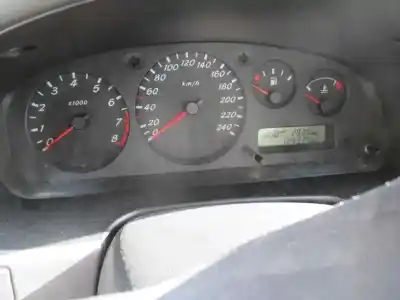 Veículo de Sucata nissan primera berlina (p11) básico do ano 2001 alimentado qg16