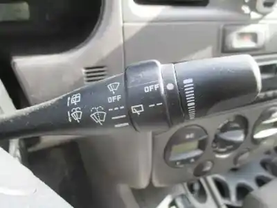 Veículo de Sucata nissan primera berlina (p11) básico do ano 2001 alimentado qg16