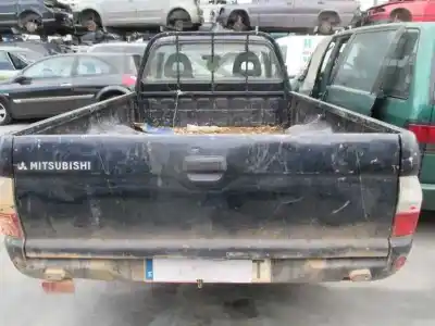 Véhicule à la ferraille mitsubishi l 200 (k6/7) 2500 td glx de l'année 2006 alimenté d 4d56
