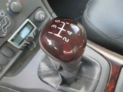 Здавання транспортного засобу volvo s80 berlina 2.4 diesel cat року 2003 потужний d5244t