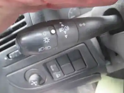 Véhicule à la ferraille citroen xsara berlina 2.0 hdi exclusive (80kw) de l'année 2002 alimenté rhz