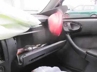 Véhicule à la ferraille citroen xsara berlina 2.0 hdi exclusive (80kw) de l'année 2002 alimenté rhz
