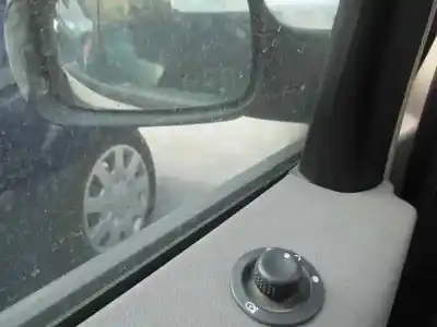 Scrapping Vehicle renault scenic iii grand dynamique of the year 2007 powered f9q l8