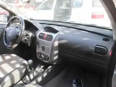 Veículo de Sucata opel corsa c blue line do ano 2004 alimentado z13dt