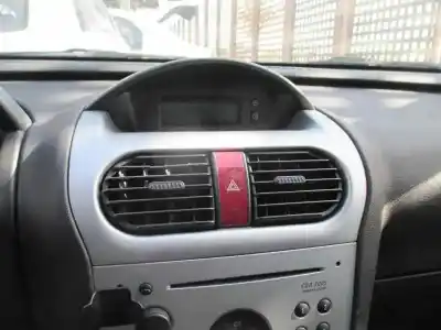 Veículo de Sucata opel corsa c blue line do ano 2004 alimentado z13dt