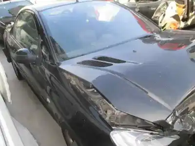 Veicolo di demolizione peugeot 206 cc cc dell'anno 2006 alimentato nfu