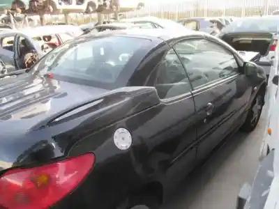 Veicolo di demolizione peugeot 206 cc cc dell'anno 2006 alimentato nfu