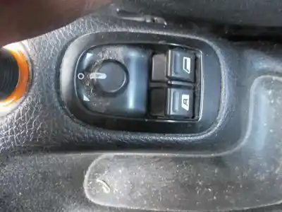 Veicolo di demolizione peugeot 206 cc cc dell'anno 2006 alimentato nfu