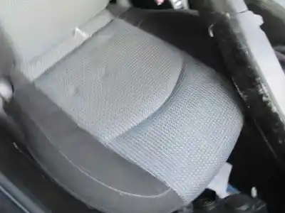 Veicolo di demolizione peugeot 206 cc cc dell'anno 2006 alimentato nfu