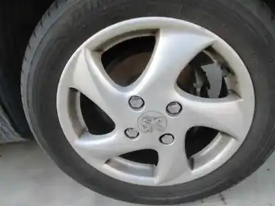 Veicolo di demolizione peugeot 206 cc cc dell'anno 2006 alimentato nfu