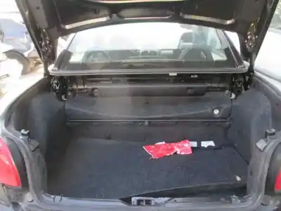 Veicolo di demolizione peugeot 206 cc cc dell'anno 2006 alimentato nfu