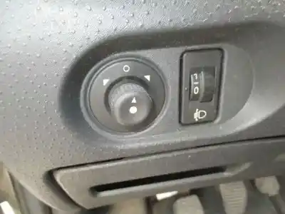 Здавання транспортного засобу citroen c3 1.4 року 2003 потужний kfv