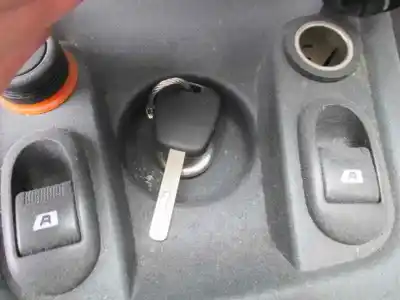 Здавання транспортного засобу citroen c3 1.4 року 2003 потужний kfv