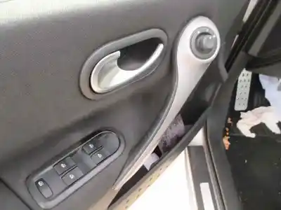 Scrapping Vehicle renault megane iii coupe 1.9 dci diesel of the year 2007 powered f9q e8