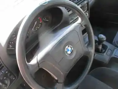 Veículo de Sucata bmw serie 3 berlina (e36) 325td do ano 1995 alimentado d256t1