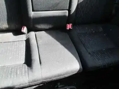 Vehicul casat volkswagen golf iv berlina (1j1) conceptline al anului 2000 alimentat alh