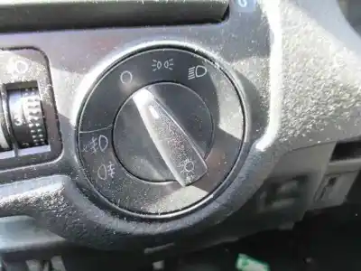 Vehicul casat volkswagen golf iv berlina (1j1) conceptline al anului 2000 alimentat alh