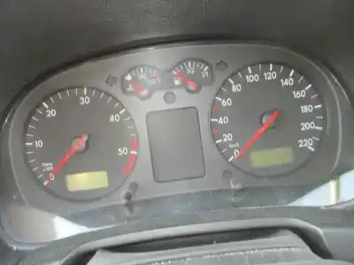 Vehicul casat volkswagen golf iv berlina (1j1) conceptline al anului 2000 alimentat alh
