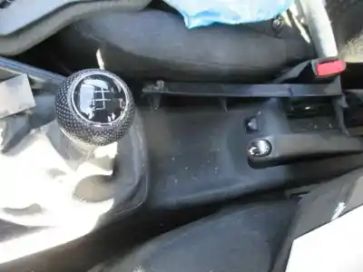 Vehicul casat volkswagen golf iv berlina (1j1) conceptline al anului 2000 alimentat alh