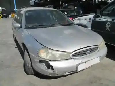 Veículo de Sucata FORD MONDEO FAMILIAR (GD) Ambiente do ano 2000 alimentado RFN