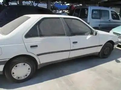 Véhicule à la ferraille peugeot 405 berlina clim de l'année 1991 alimenté d9b