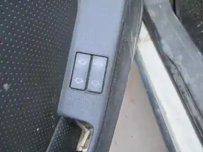 Véhicule à la ferraille peugeot 405 berlina clim de l'année 1991 alimenté d9b