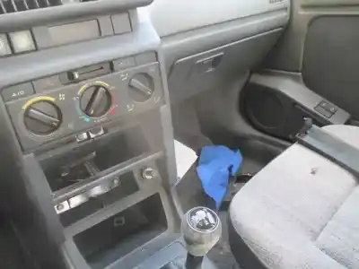 Véhicule à la ferraille peugeot 405 berlina clim de l'année 1991 alimenté d9b