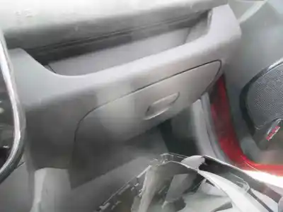 Здавання транспортного засобу renault clio iv dynamique року 2012 потужний h4b a4