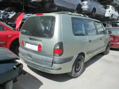 Véhicule à la ferraille RENAULT ESPACE /GRAND ESPACE (JE0) 2.2 dCi Initiale (JE0K/S) de l'année 2001 alimenté 