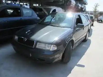 Véhicule à la ferraille SKODA OCTAVIA BERLINA (1U2) 1.9 TDI SLX de l'année 2000 alimenté AGR
